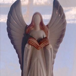 Angel figurine